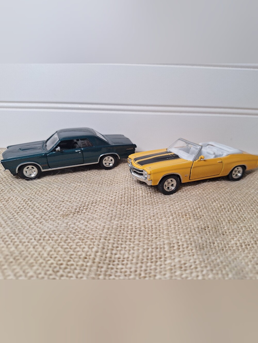 Lot Of 2 Die Cast Cars. 1971 Chevelle SS, 1965 Pontiac GTO